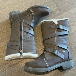 TOTES Faux Fur Lined Strappy Winter Boots